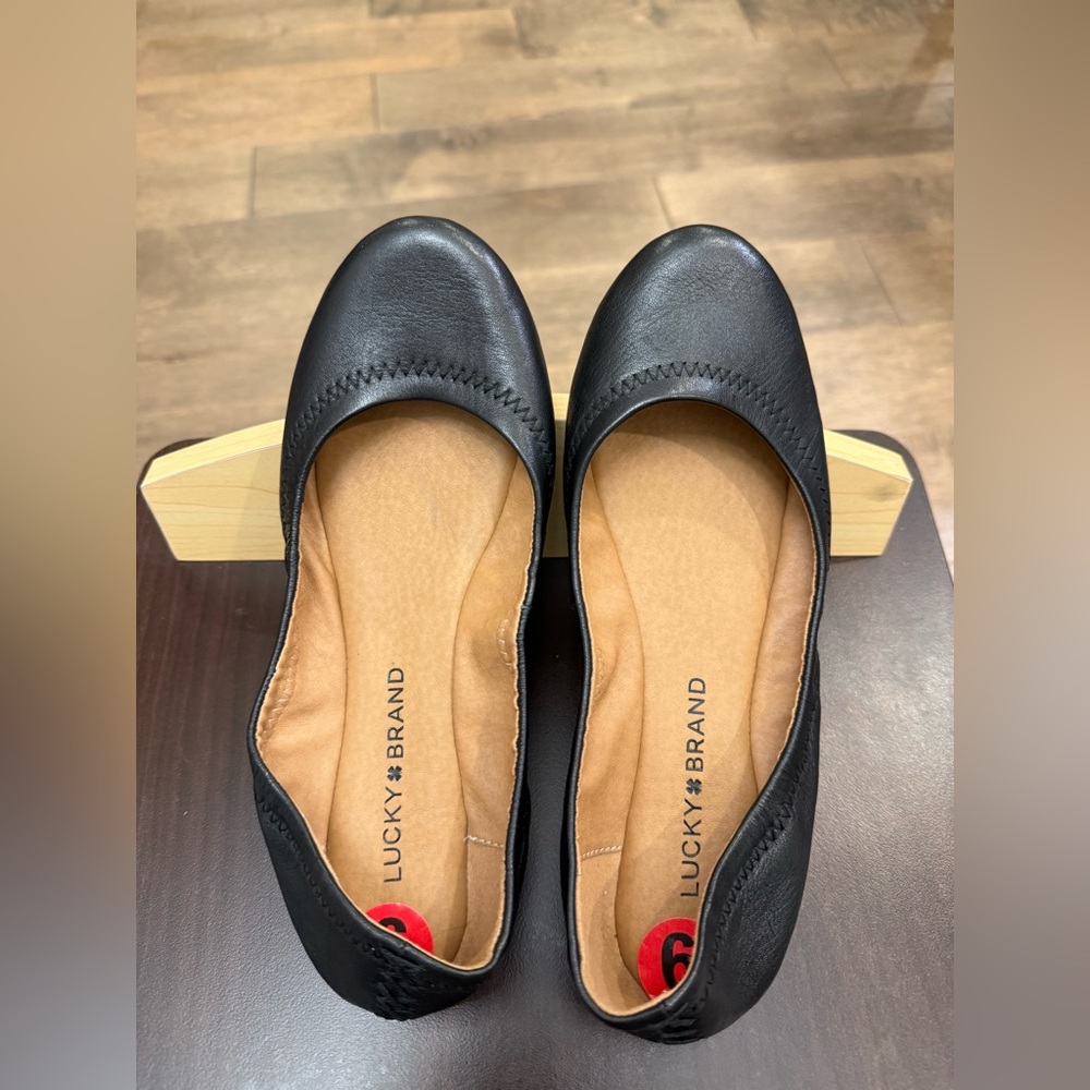 NWOT Lucky Brand Black Genuine Leather Ballet Flats Soft Cushioned Size 6